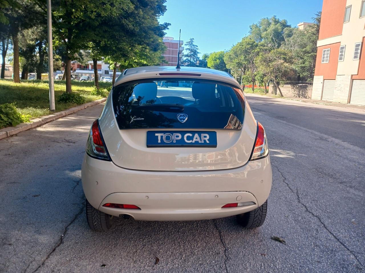 Lancia Ypsilon 0.9 TwinAir 85 CV 5 porte Metano Ecochic Platinum