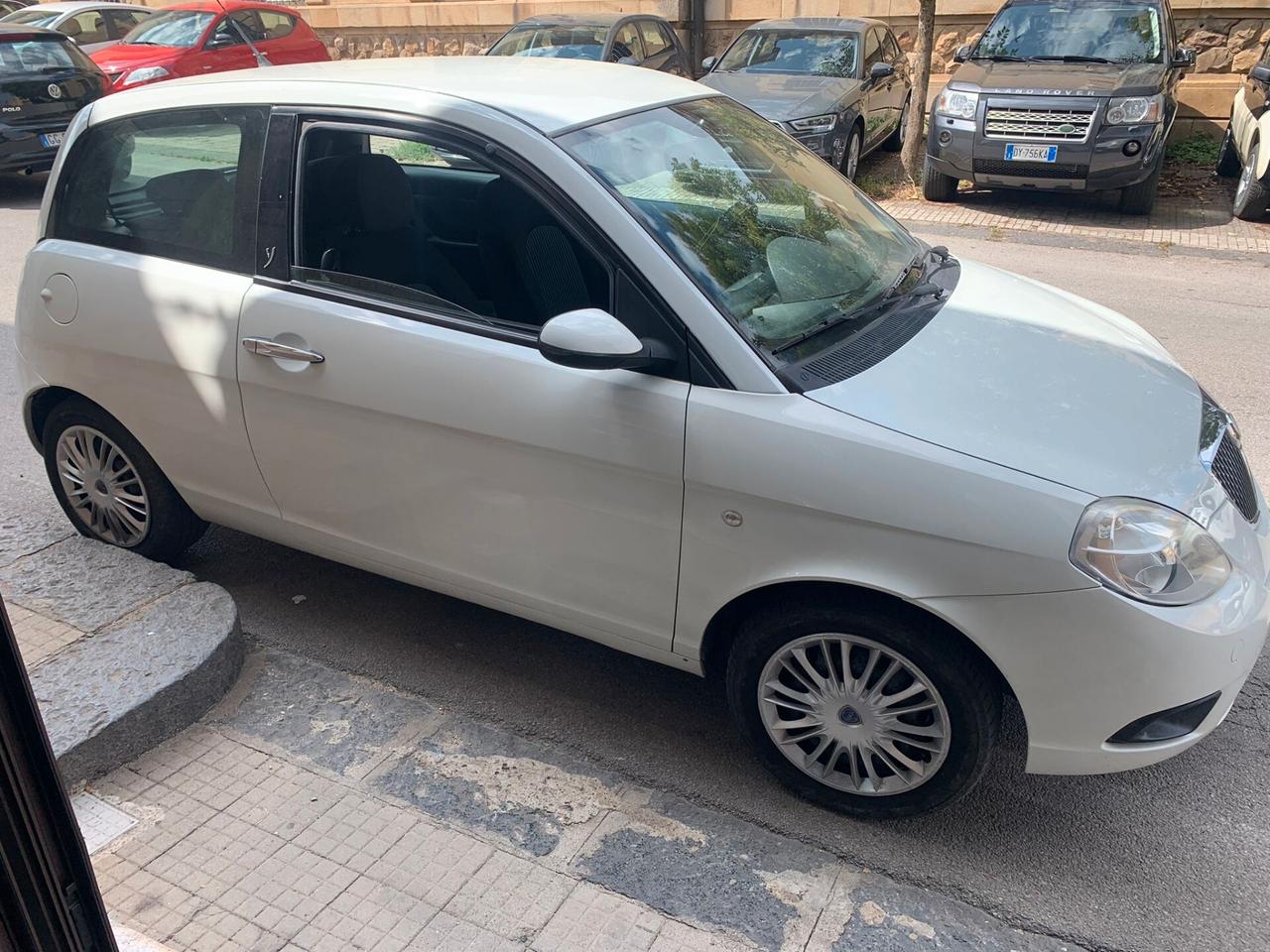 Lancia Ypsilon 1.2 Argento