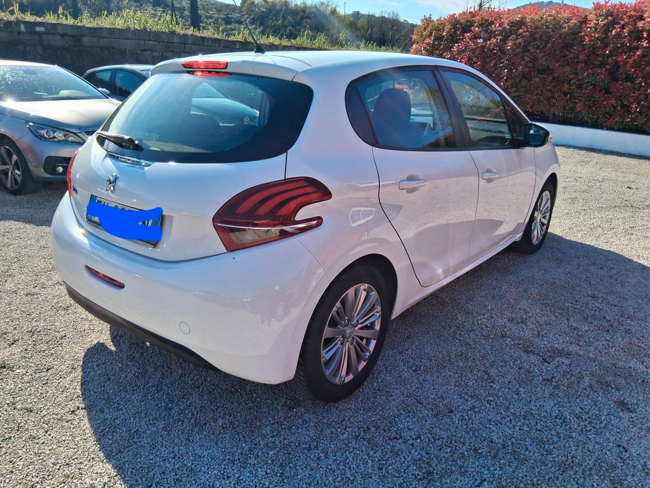 Peugeot 208 PureTech 82 5 porte Allure