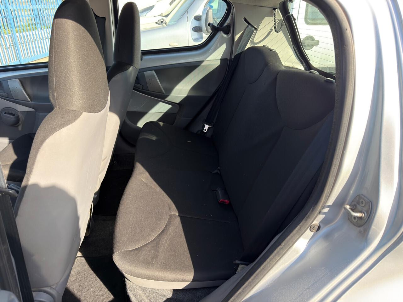 Toyota Aygo 1.0 12V VVT-i 5 porte Sol