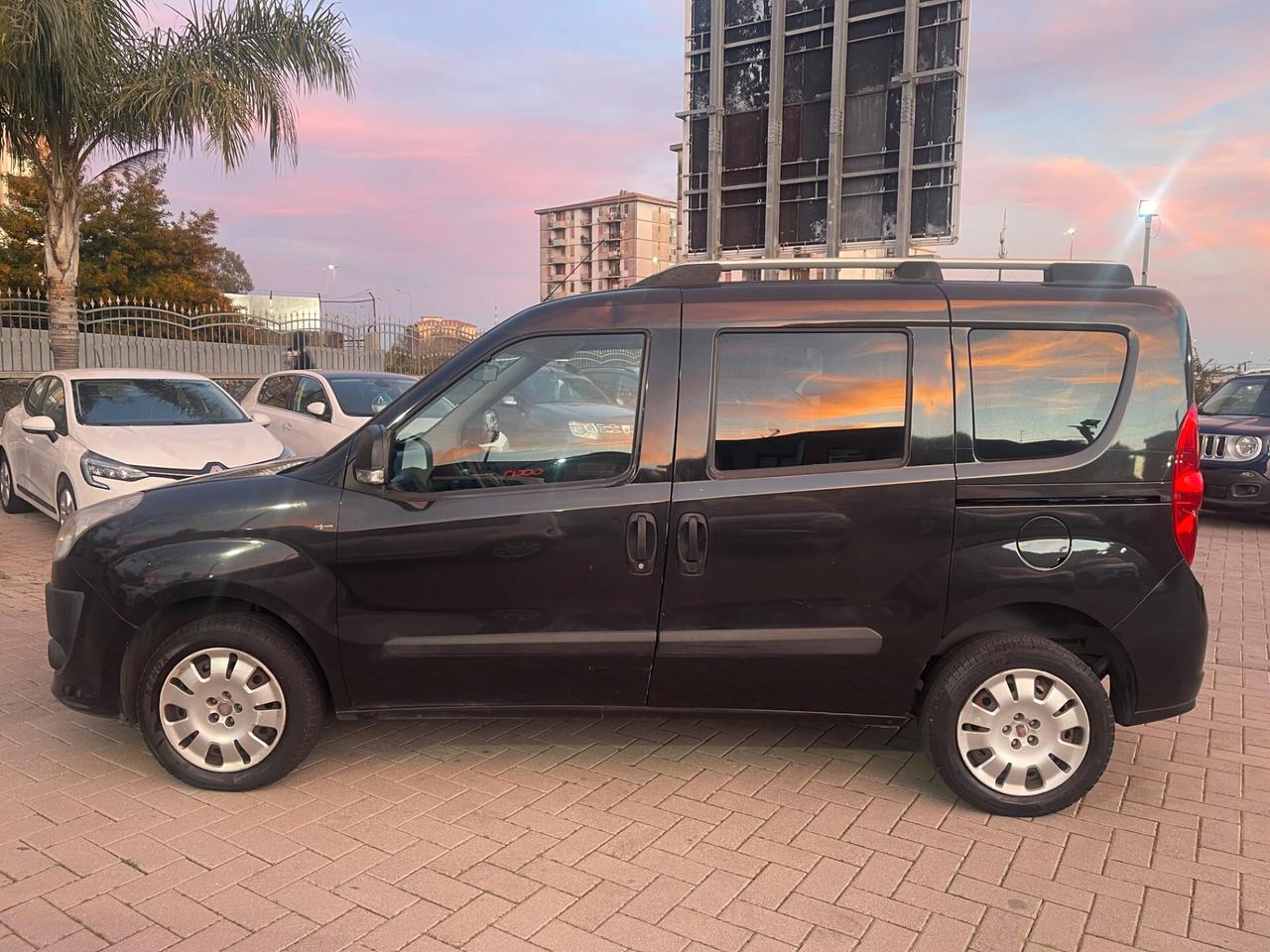 Fiat Doblò 5 posti Diesel (motore rigenerato km0)