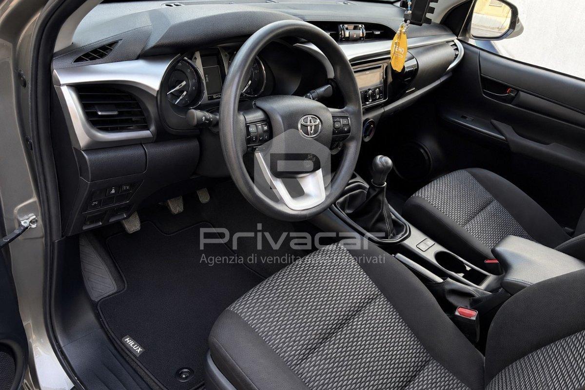 TOYOTA Hilux 2.4 D-4D 4WD 4 porte Double Cab Lounge