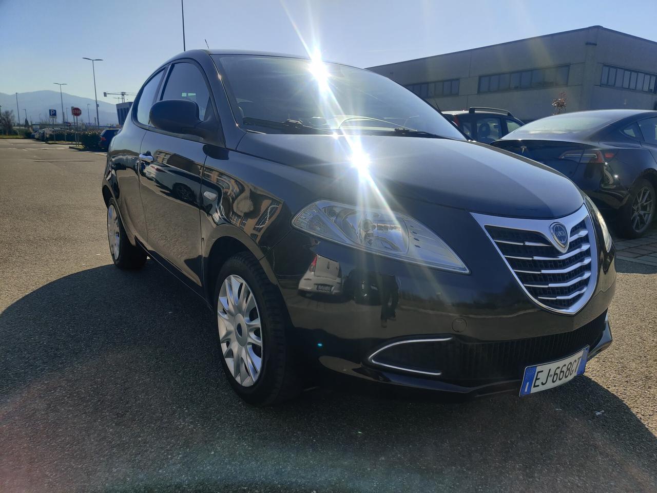 Lancia Ypsilon 1.2 69 CV 5 porte