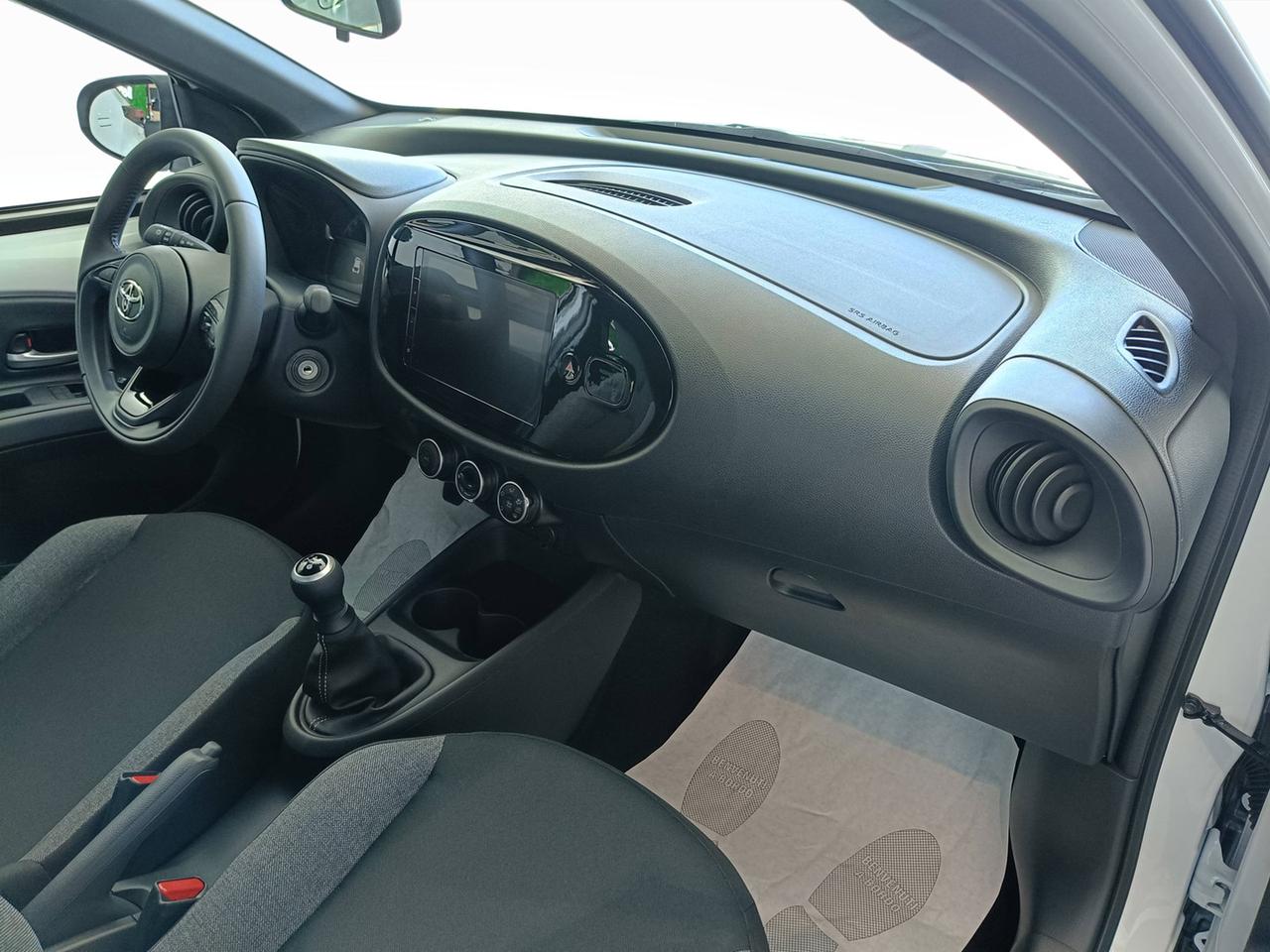 TOYOTA Aygo X 1.0B ACTIVE MT - MY24