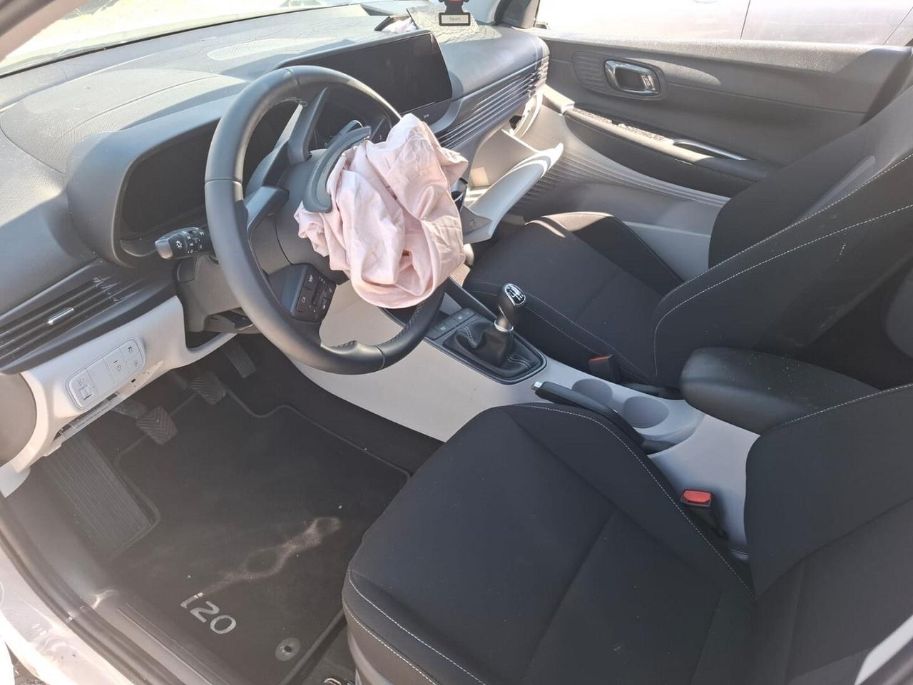 HYUNDAI I20 GDI 2024 IBRIDA INCIDENTATA
