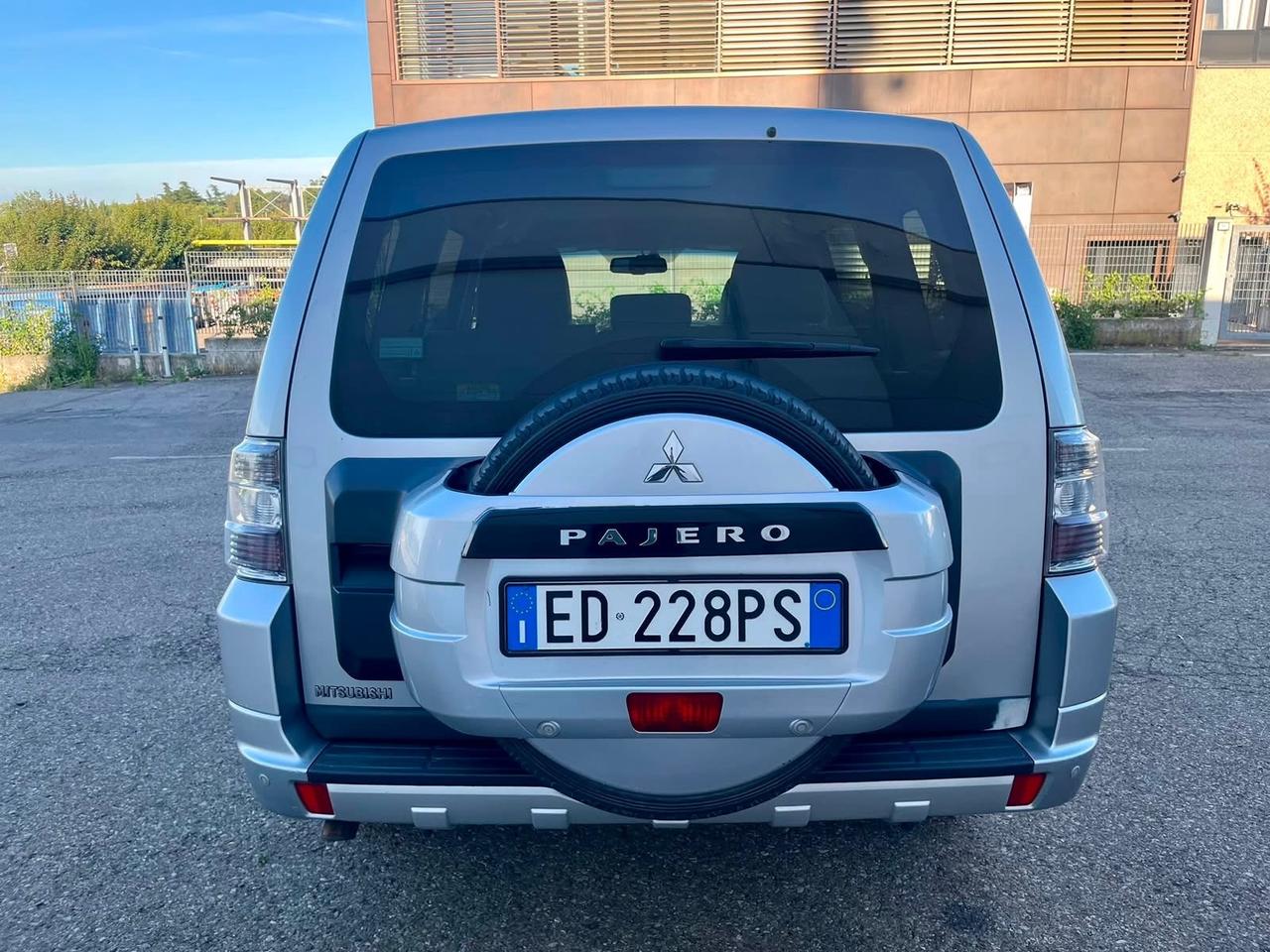 Mitsubishi Pajero 3.2 DI-D aut. Instyle 119.000km 2010 perfetta