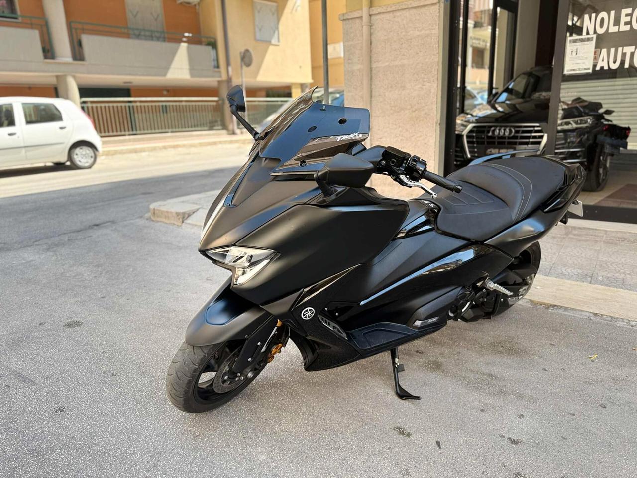 Yamaha TMAX SX