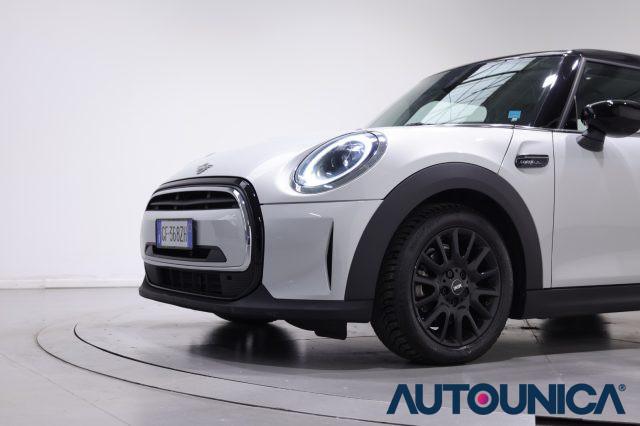 MINI Cooper 1.5 COOPER CAMDEN 5 PORTE FARI LED