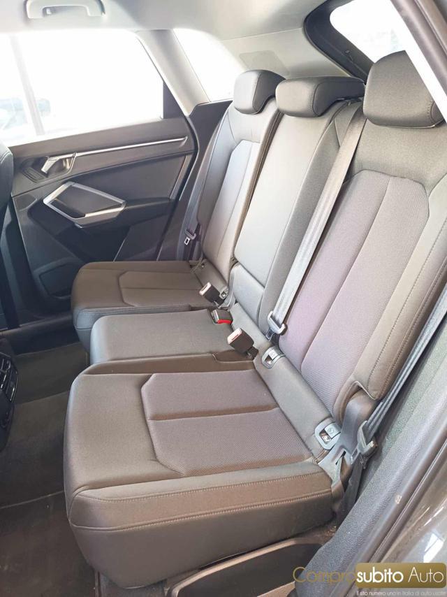 AUDI Q3 35 TDI quattro Business