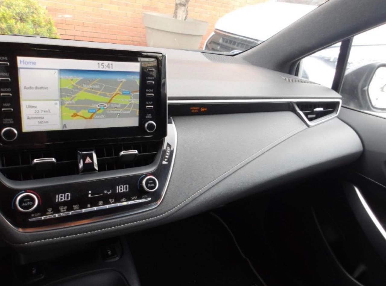 Toyota Corolla Touring Sports 1.8 Hybrid Business Tech