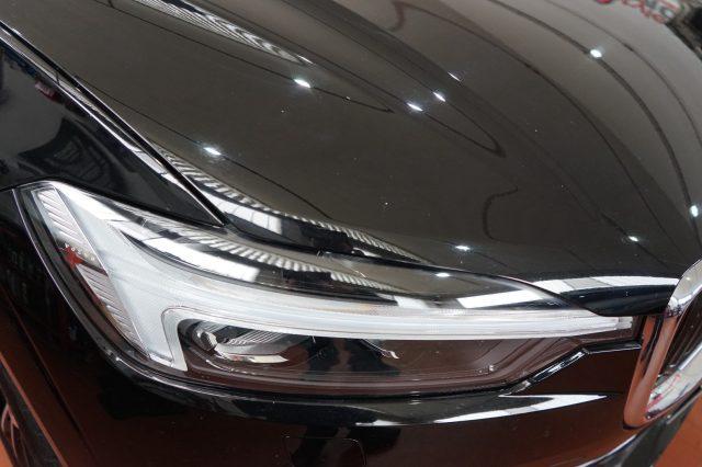 VOLVO XC60 B4 (d) AWD Geartronic Business