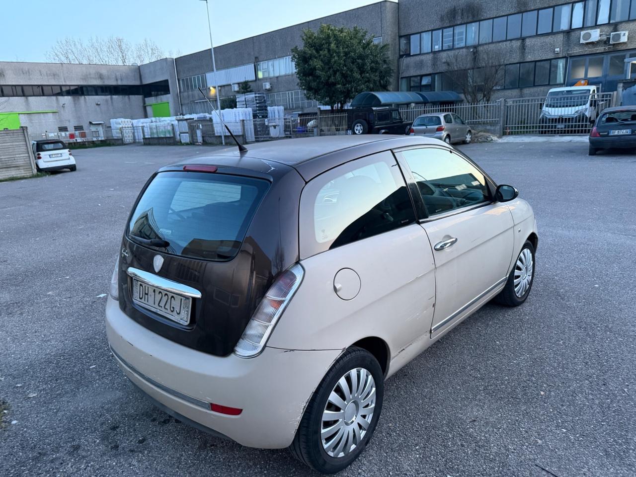 Lancia Ypsilon 1.2 benzina euro4 bicolore
