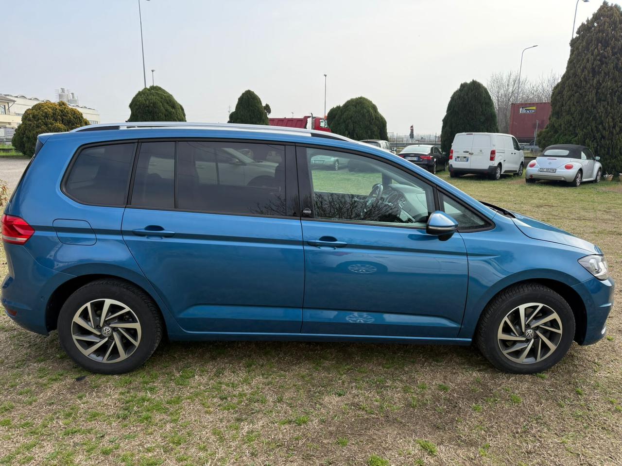 Volkswagen Touran 1.4 TSI ACT DSG Business Technology