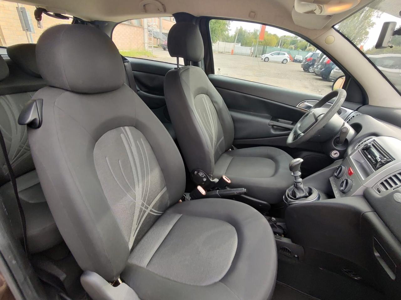 Lancia Ypsilon 1.2 69 CV 5 porte GPL Ecochic Platinum, benzina\gpl, OK NEOPATENTATI