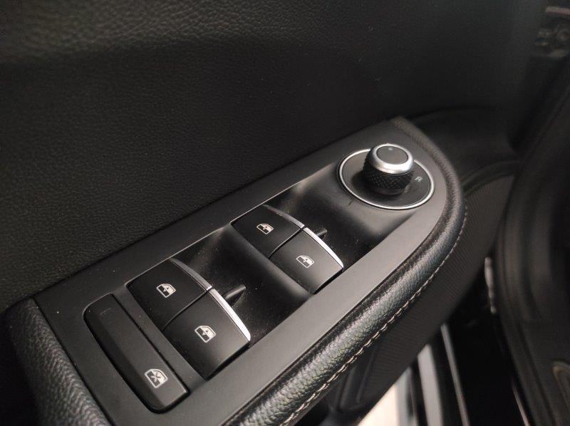 ALFA ROMEO Giulia (2016) - Giulia 2.0 Turbo 200 CV AT8 Sport-Tech