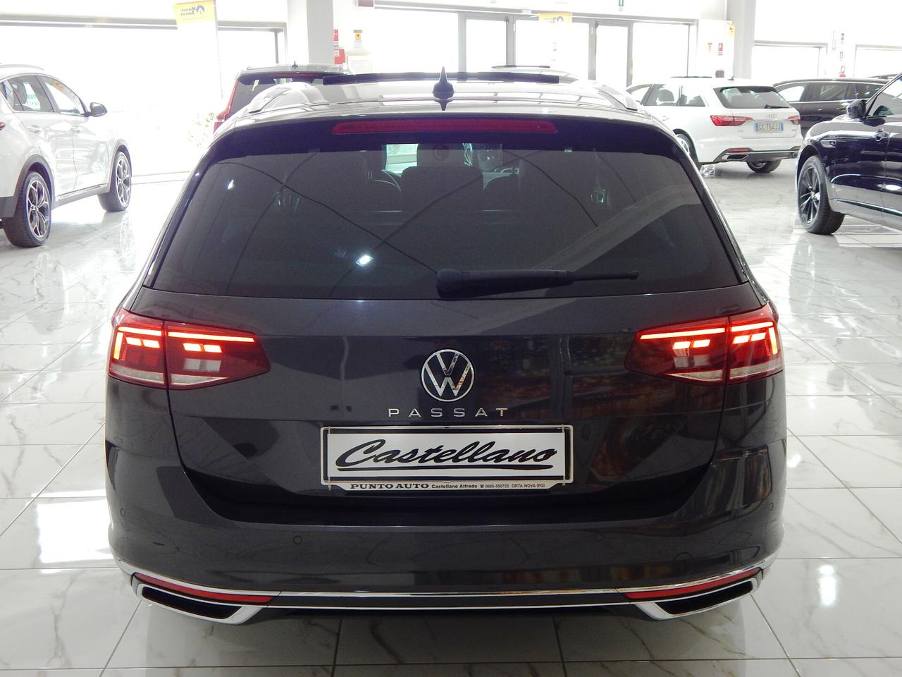 Volkswagen Passat Variant 2.0 TDI Executive DSG TETTO-NAVI-PELLE-CARPLAY-PARK