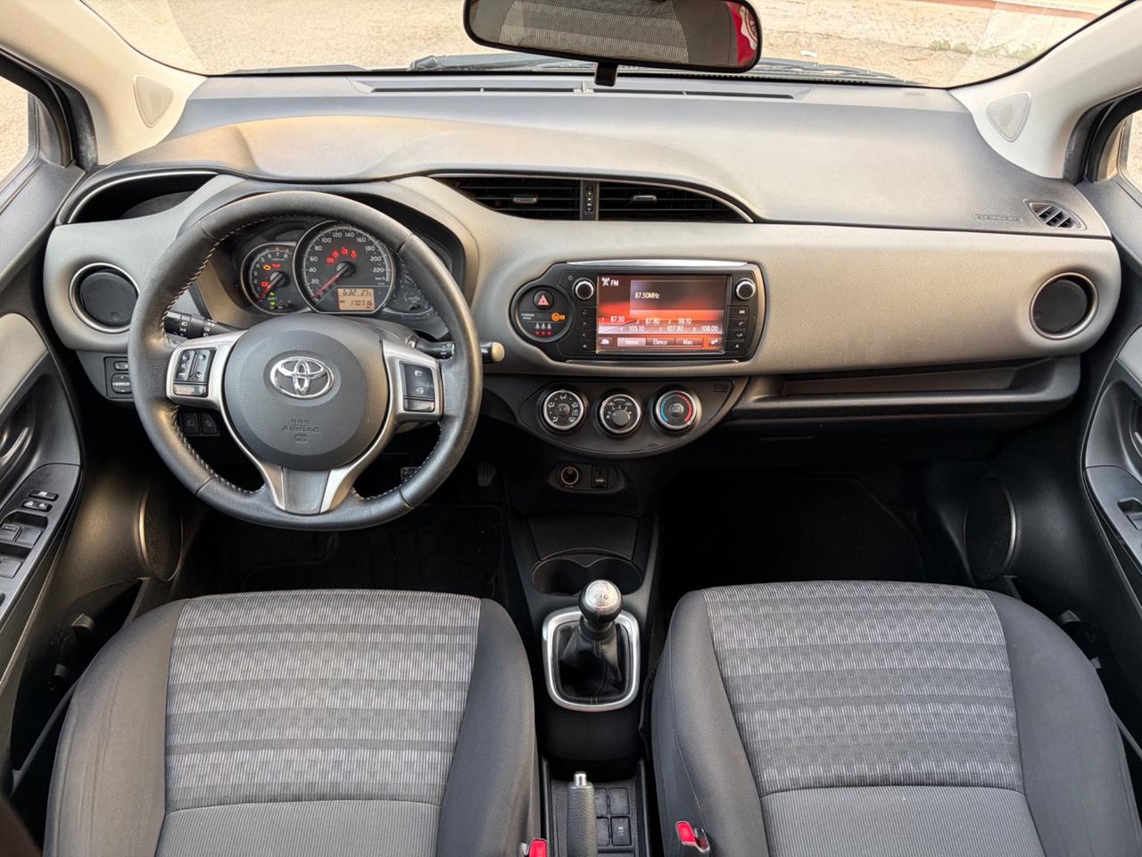 Toyota Yaris 1.0 benz ideale per neopatentati
