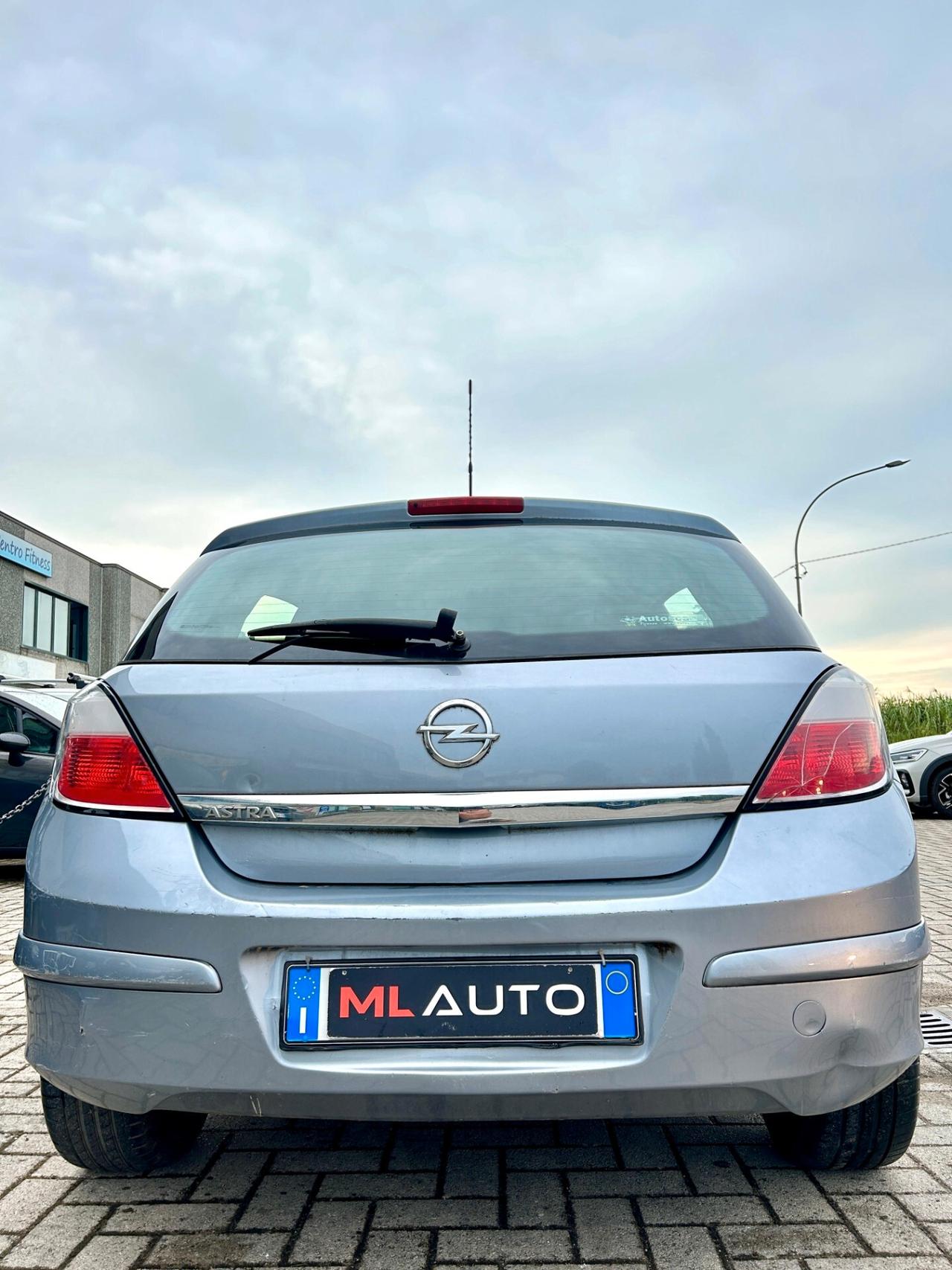 Opel Astra 1.4 16V Twinport 5 porte Cosmo - OK NEOPATENTATO