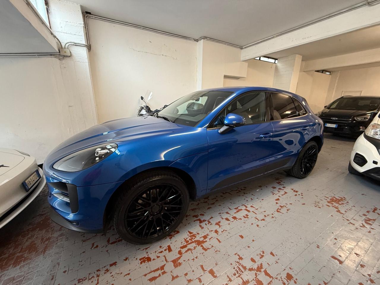 PORSCHE MACAN 2.0 ZAFFIRO CERCHI 21 TETTO SCARICHI