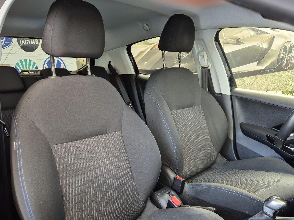 PEUGEOT - 208 - BlueHDi 100 S&S 5p. GT Line