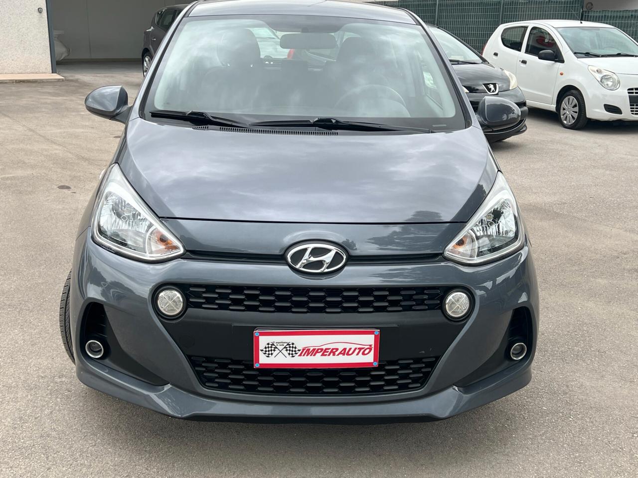 Hyundai i10 1.0 LPGI Econext Login GARANZIA