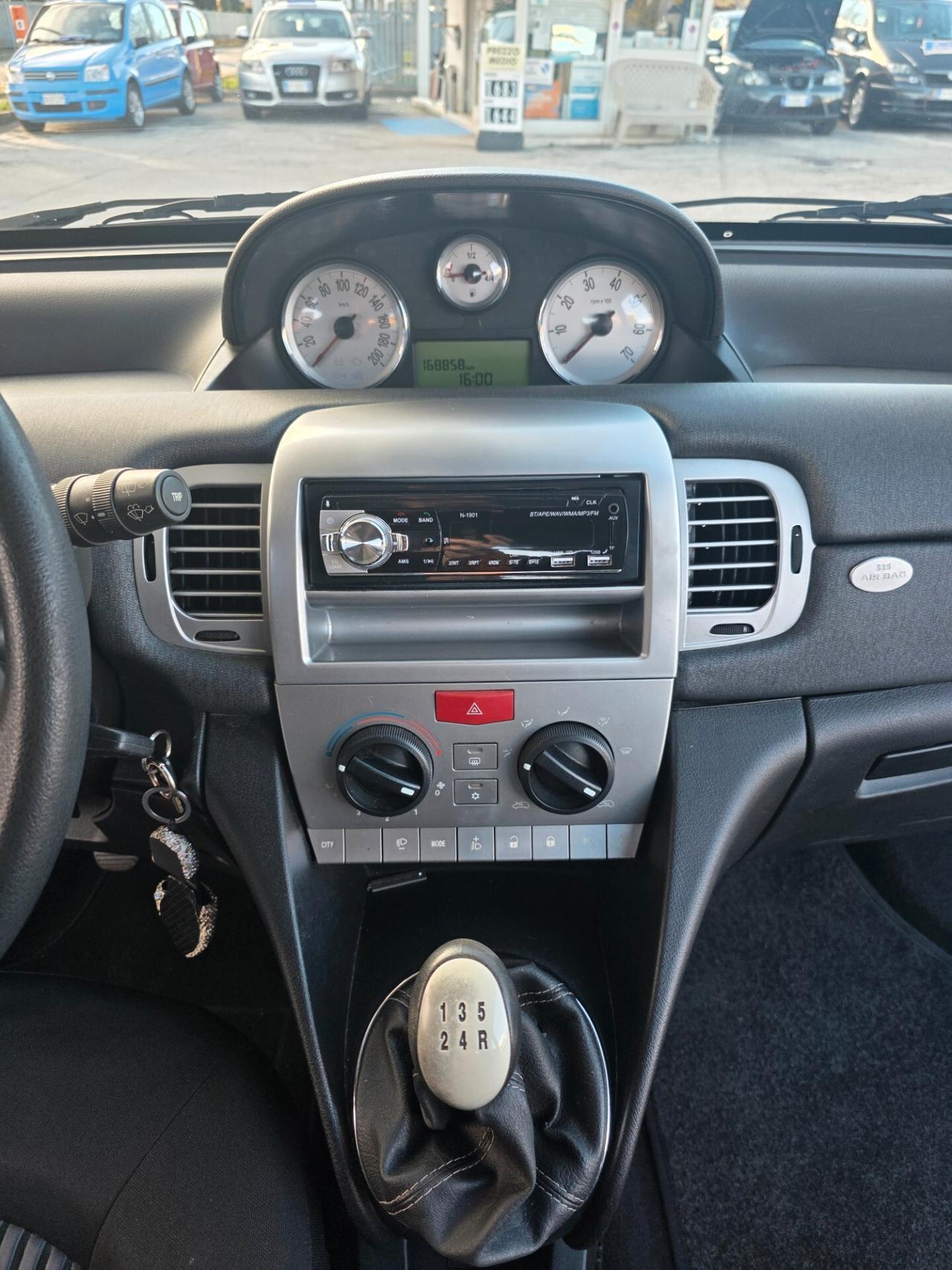 Lancia Ypsilon 1.2 Modamilano con 168.000km