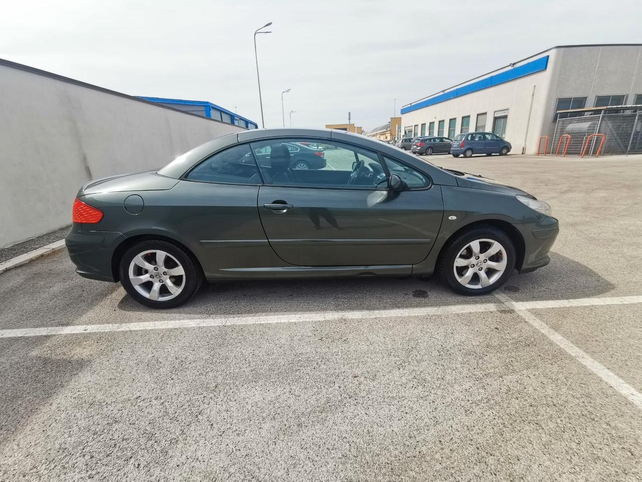 Peugeot 307 2.0 HDi FAP CC Féline