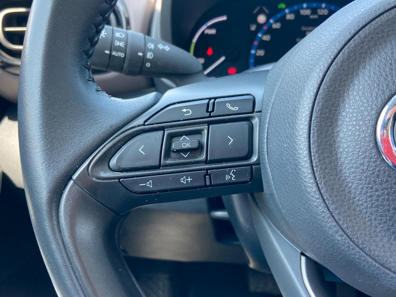 Toyota Yaris Cross 1.5h Lounge fwd 116cv e-cvt