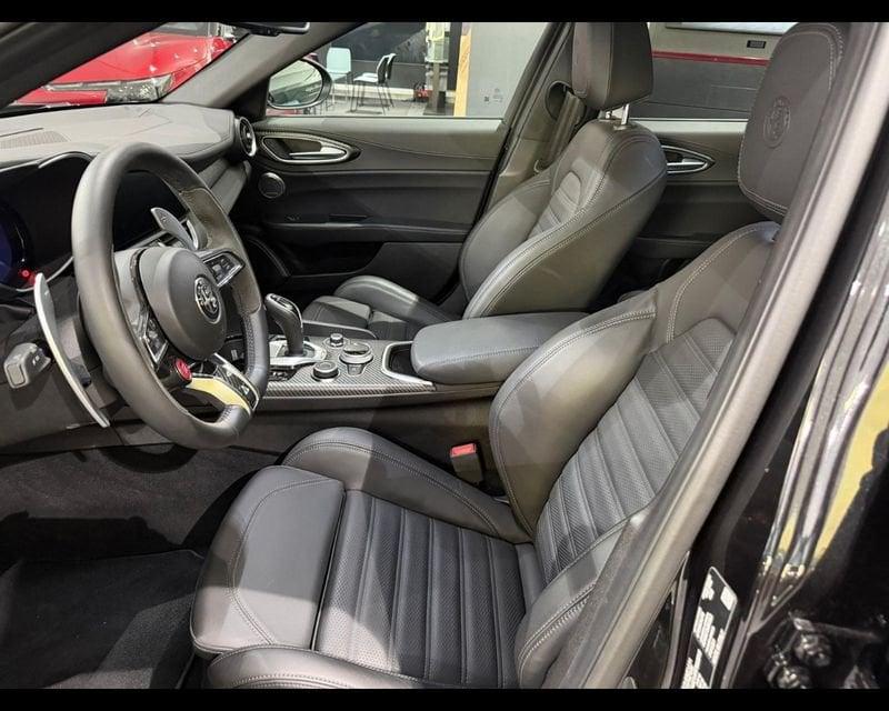 Alfa Romeo Giulia 2.9 V6 Quadrifoglio 520cv auto