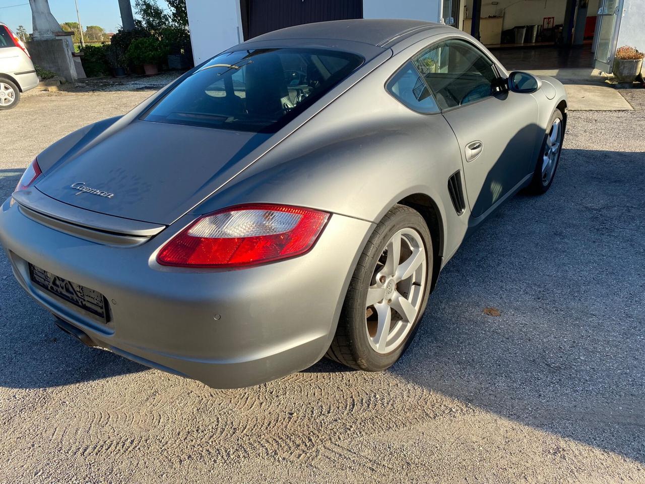 Porsche Cayman 2.7