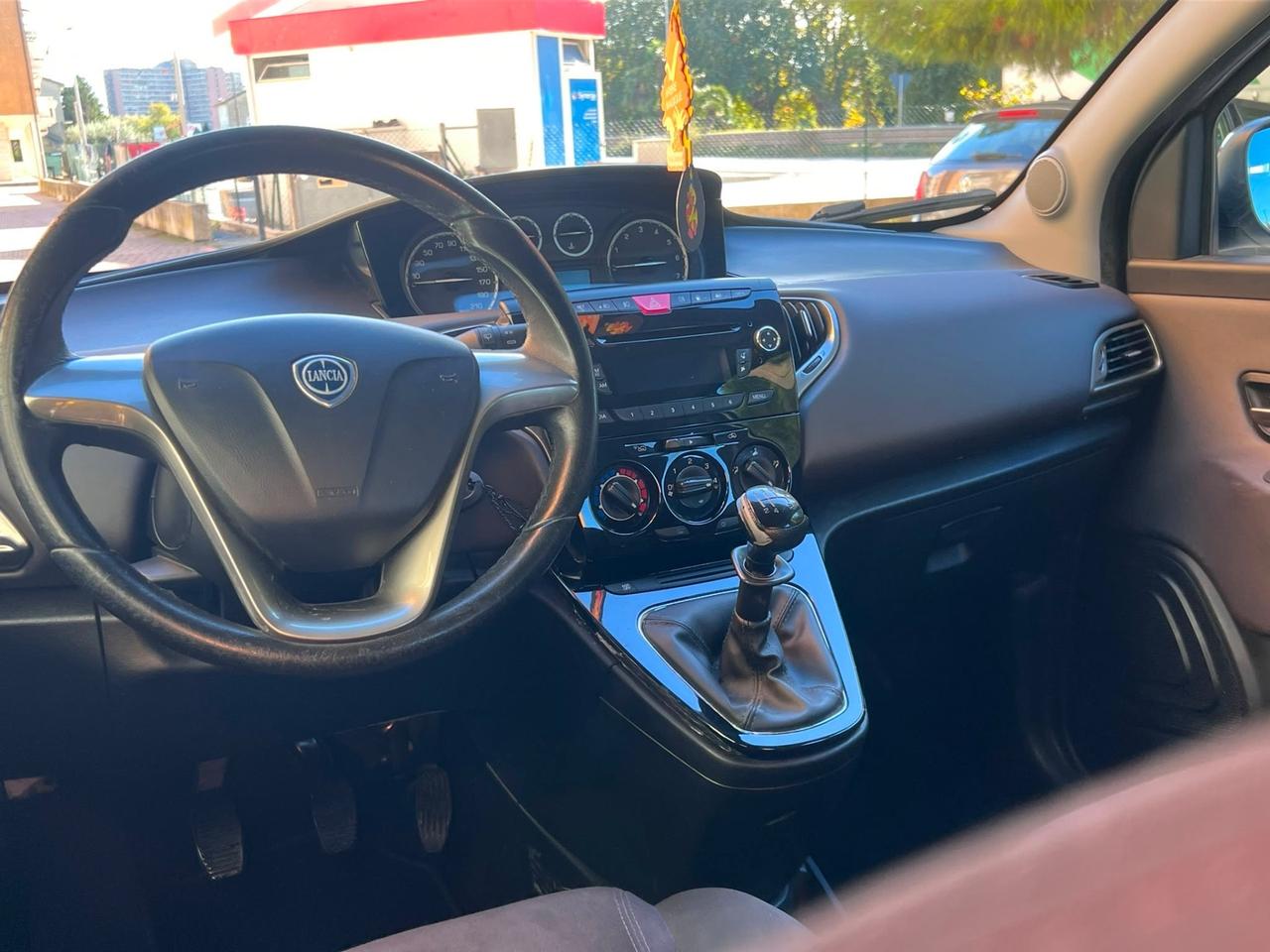 Lancia Ypsilon 0.9 TwinAir 85 CV 5 porte Metano Ecochic Gold