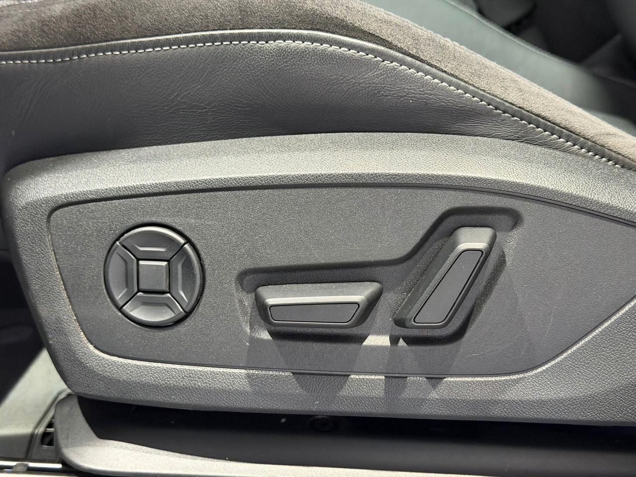 Audi Q3 SPB 35 TDI S-Line Identity Black S-Tronic