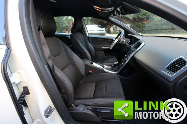 VOLVO XC60 D3 Geartronic R-design Momentum