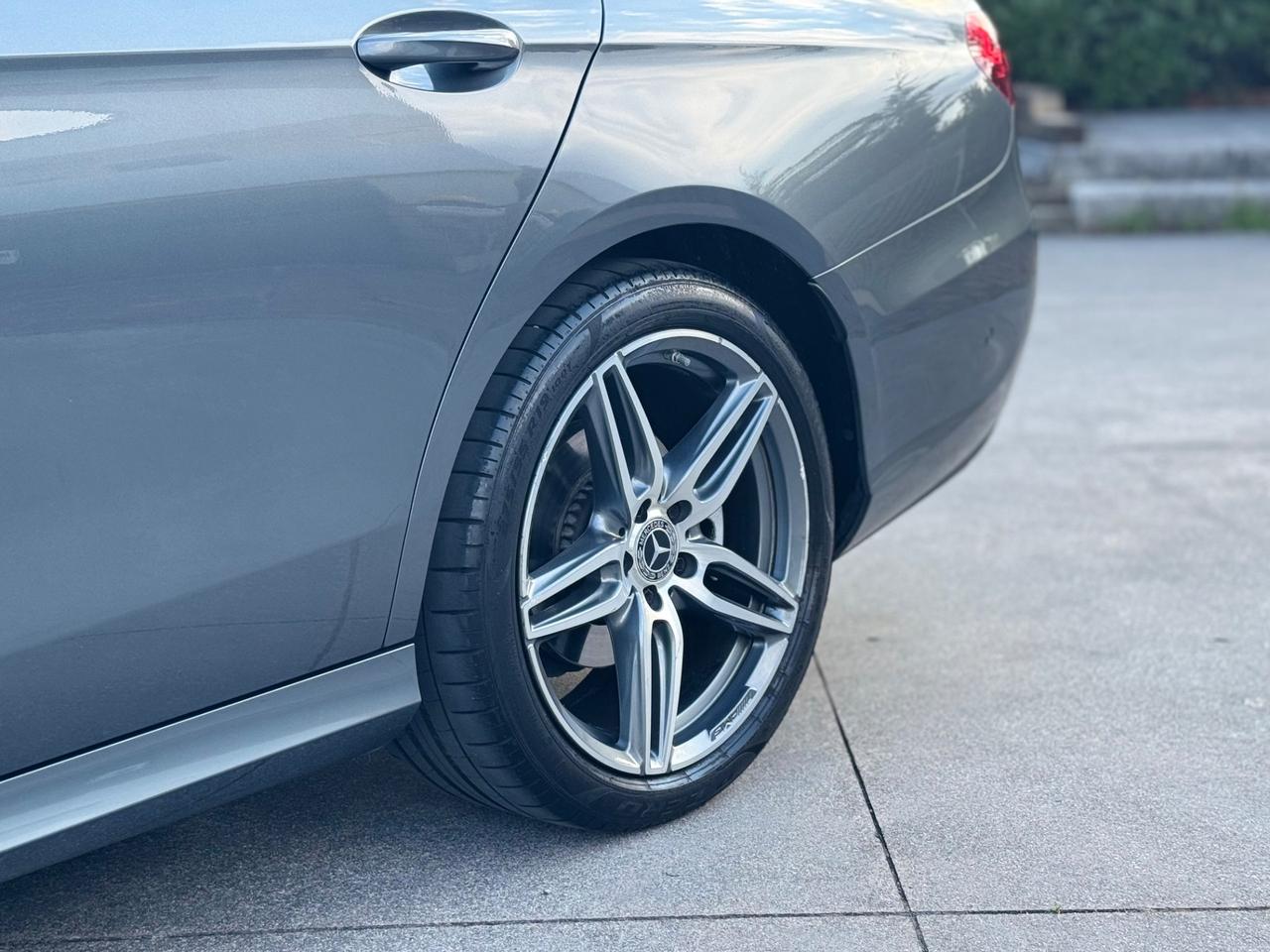 Mercedes-benz E 220 d S.W. Auto Premium Plus AMG 4 MATIC .