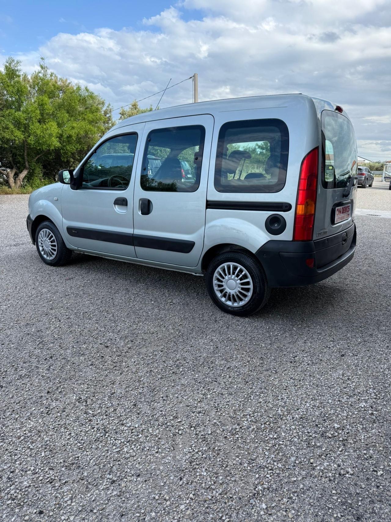 RENAULT KANGOO 1.6 BENZINA/METANO - PERMUTO