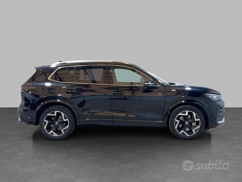 Volkswagen Tiguan 2.0 tdi R-Line 150cv dsg