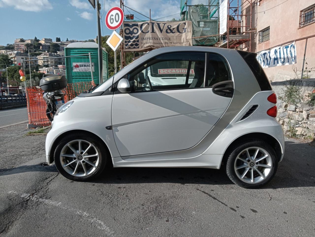 Smart ForTwo 1000 52 kW MHD coupé pure automatico