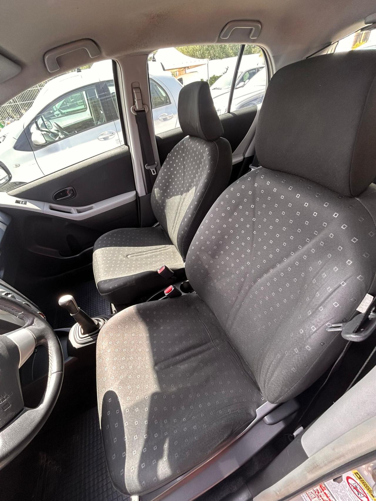 Toyota Yaris 1.0 5 porte Sol