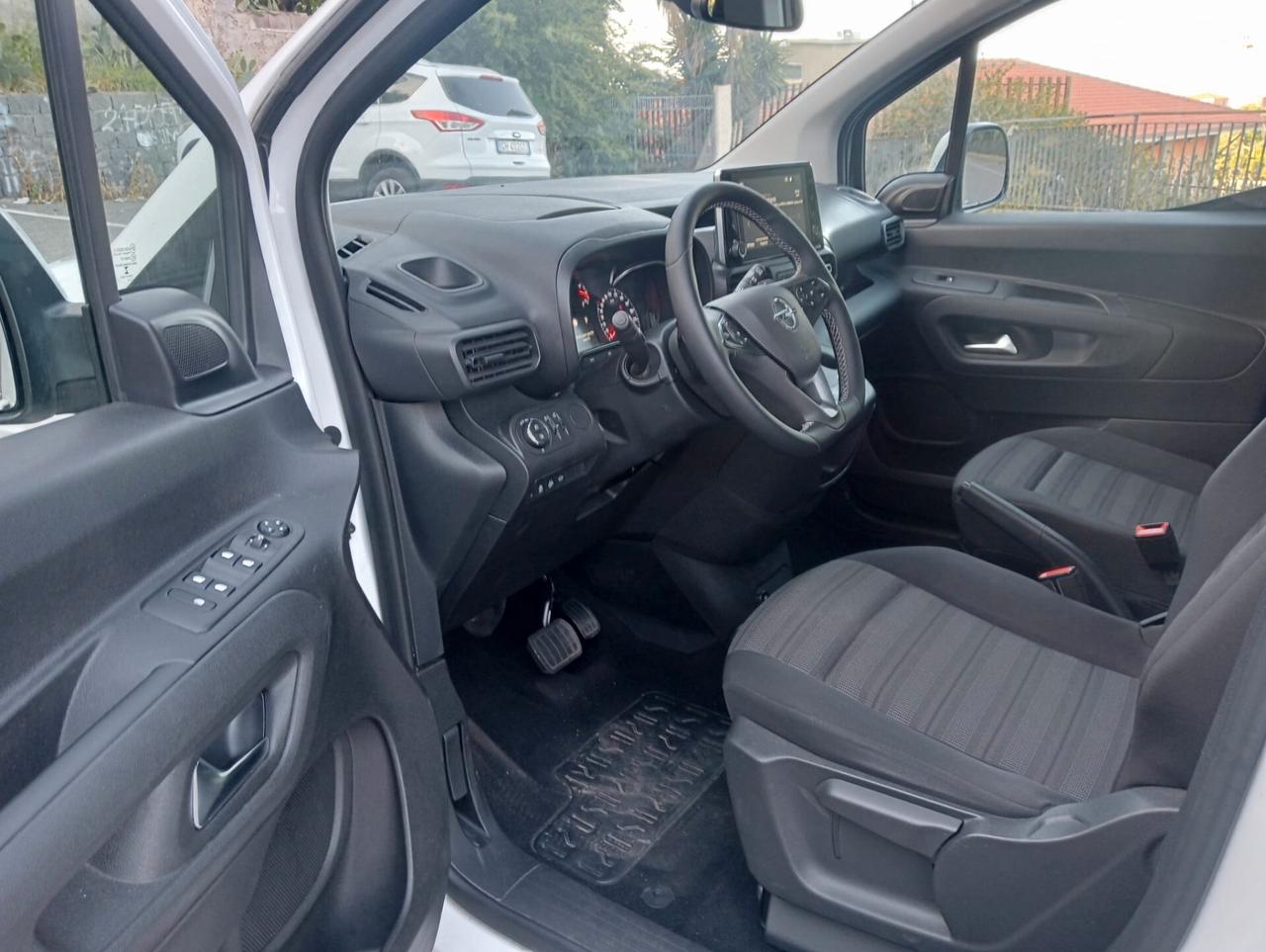 Opel Combo Life Pianale ribassato con rampa disabili in carrozzina