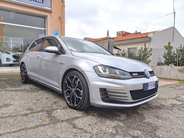 Volkswagen Golf GTD 2.0 TDI DSG 184cv BlueMotion Technology