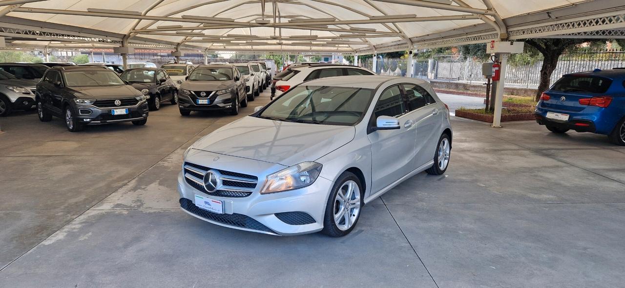 Mercedes A 180 CDI Premium * Navi - Led - Retrocamera *