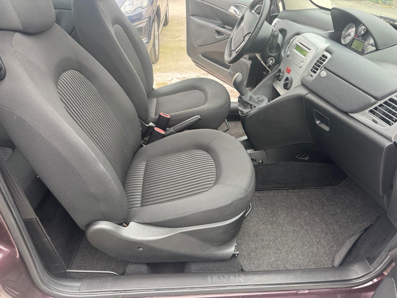 Lancia Ypsilon 1.3 MJT 75 CV Elle