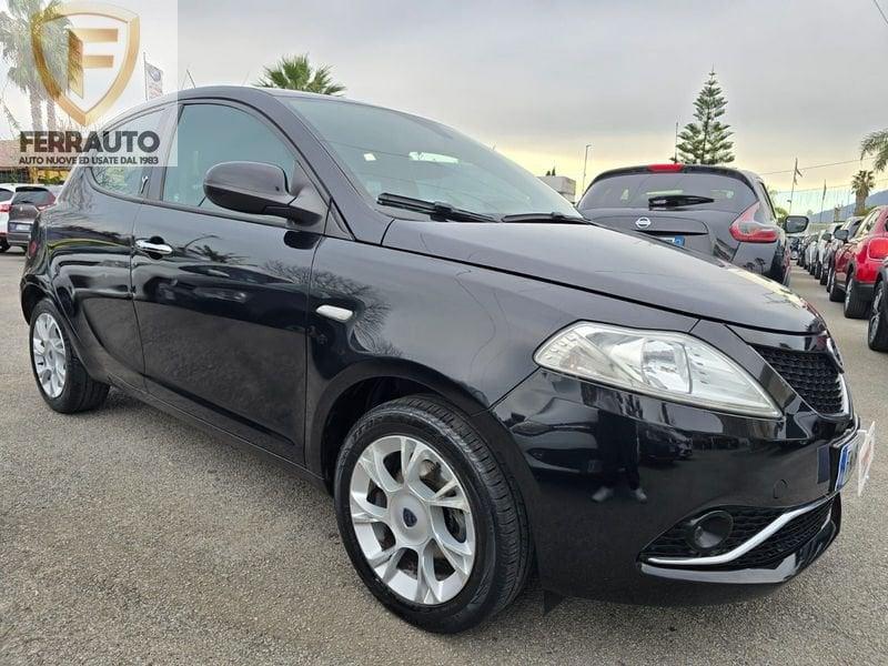 Lancia Ypsilon 0.9 TwinAir 85 CV 5 porte S&S DFN Gold
