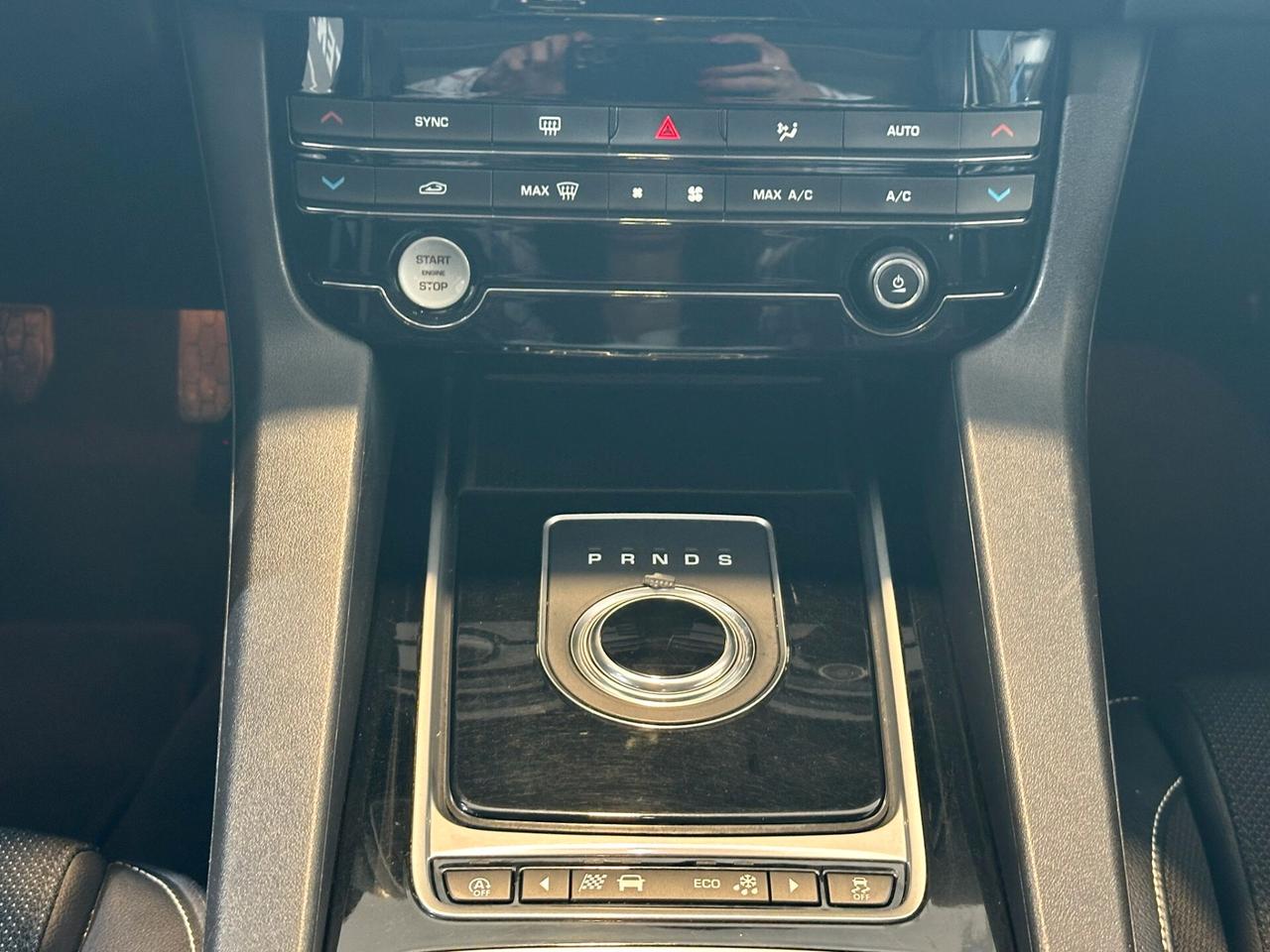 Jaguar F-Pace 2.0 D 180 CV AWD aut. R-Sport