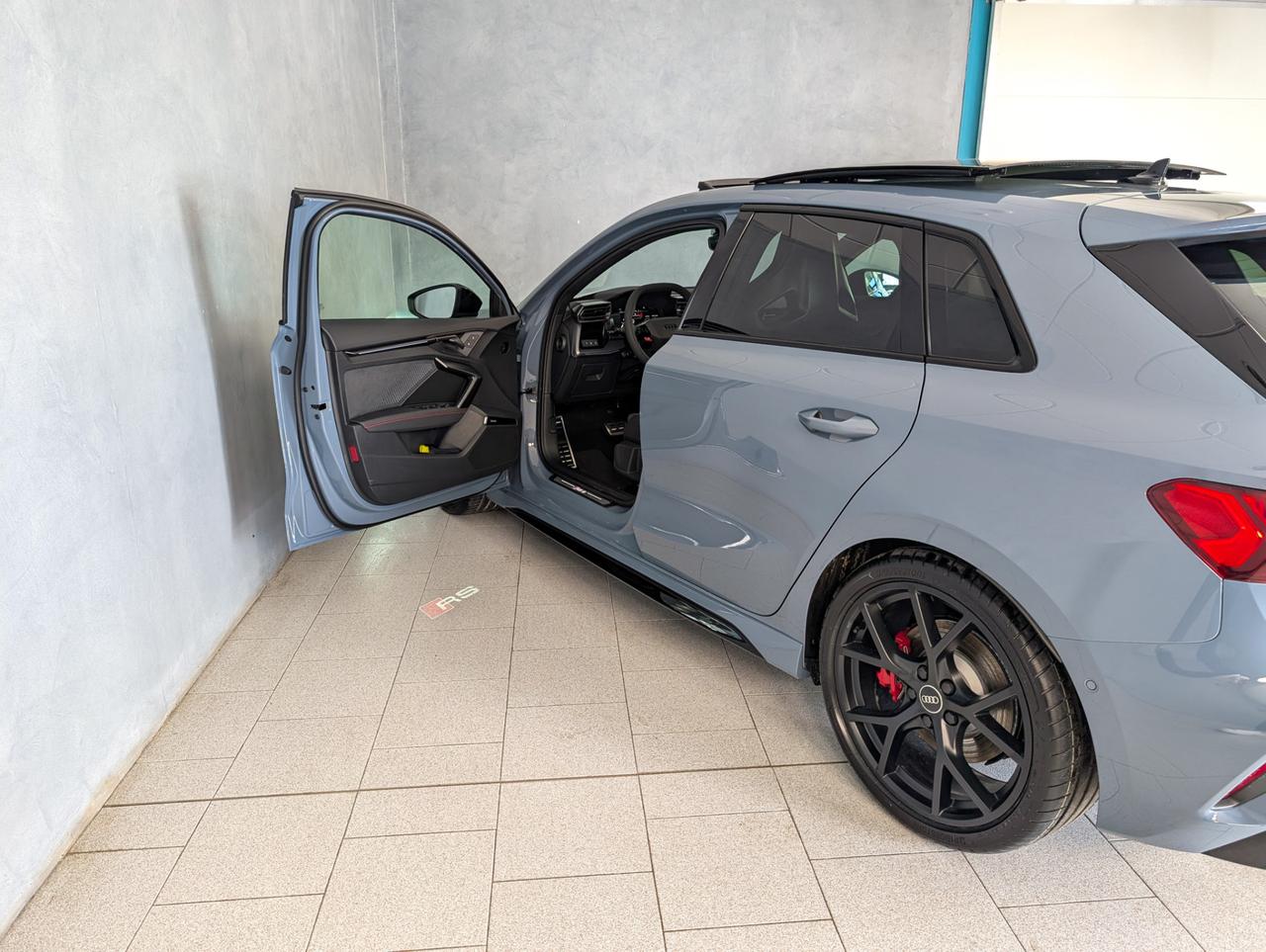 Audi 2.5 TFSI quattro S-tronic