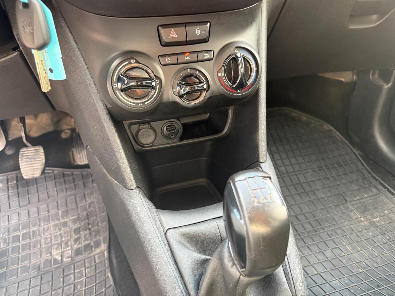 PEUGEOT 208 ANNO 2015 1.4 BENZ/GPL CASA MADRE 95CV