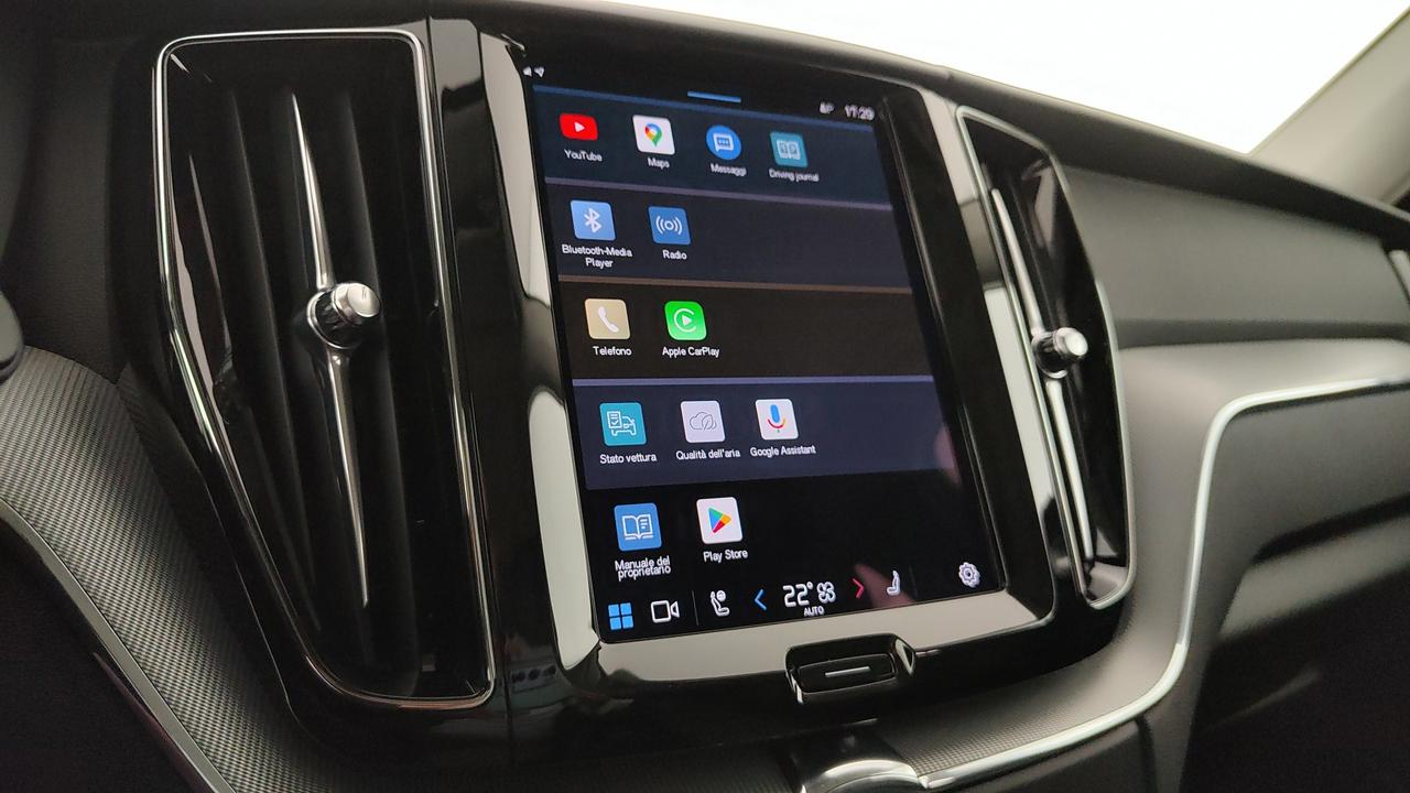 VOLVO XC60 2.0 b4 Plus Dark auto