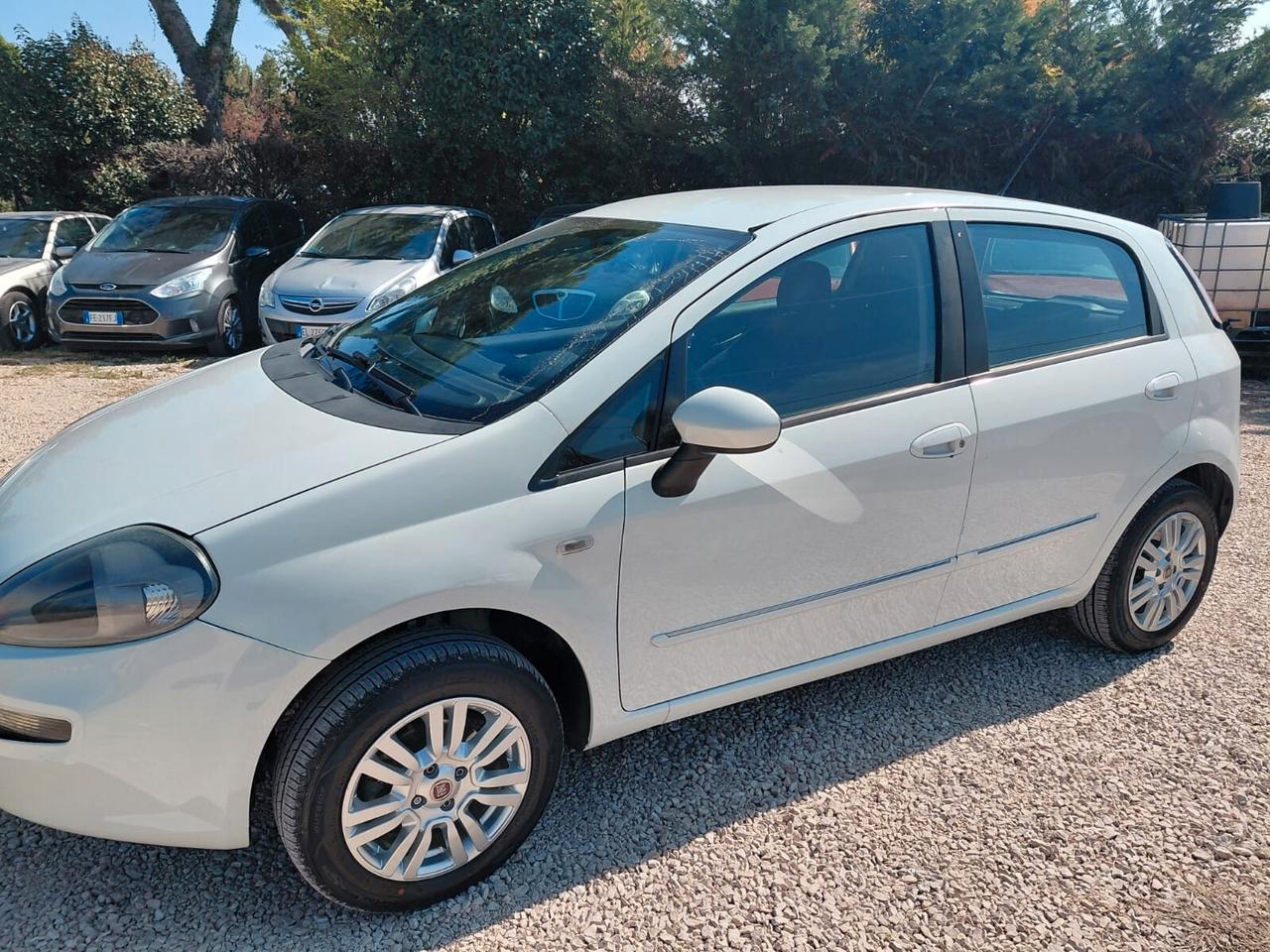 FIAT PUNTO ANNO 2015 BZ METANO ADATTA NEOPATENTATI KM 213 MILA