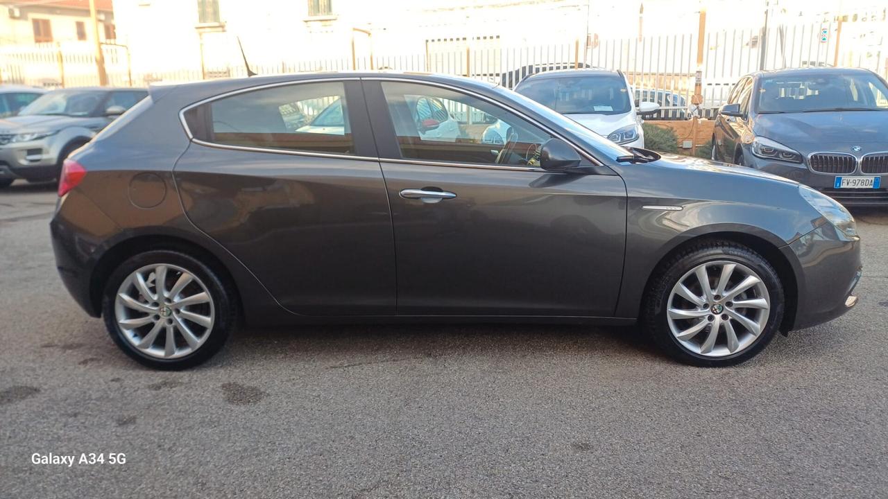 Alfa Romeo Giulietta 1.6 JTDm-2 105 CV Distinctive