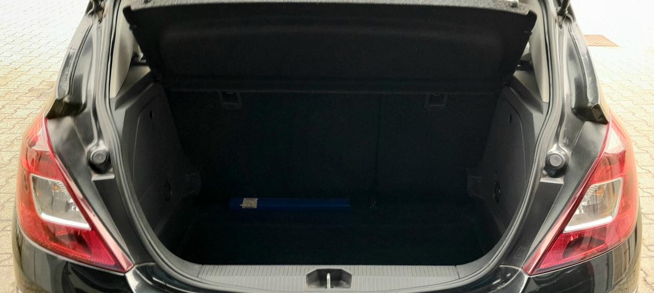 Opel Corsa 1.2 16V 5 porte Cosmo Edition